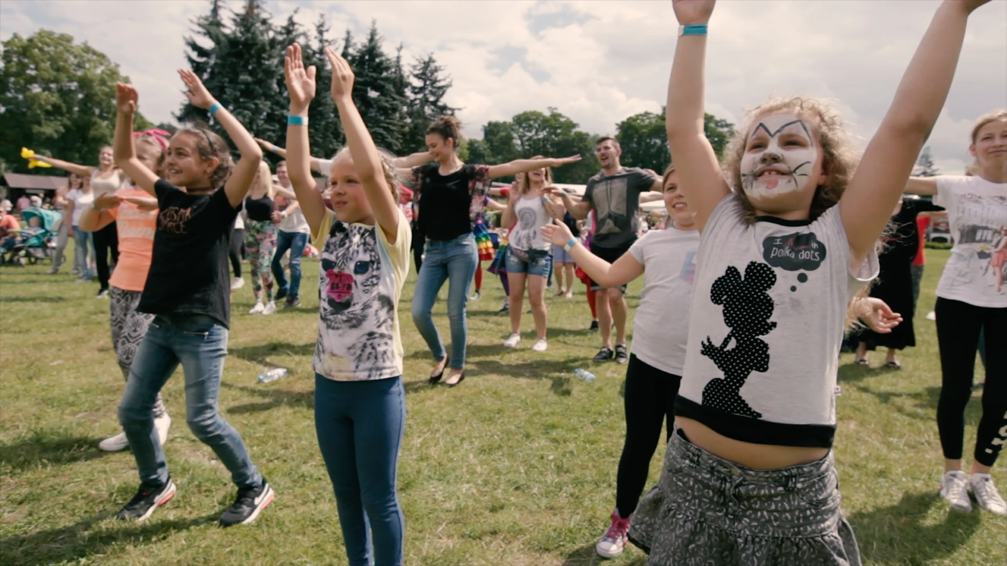 ZABAWY DLA DZIECI I DOROSŁYCH