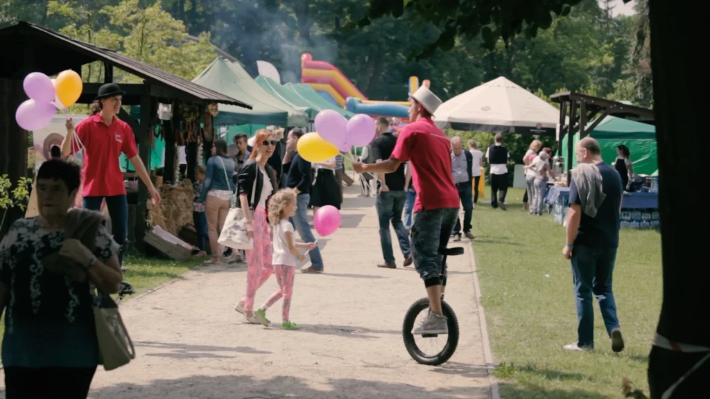 Pikniki-Festyny-szczudlarze